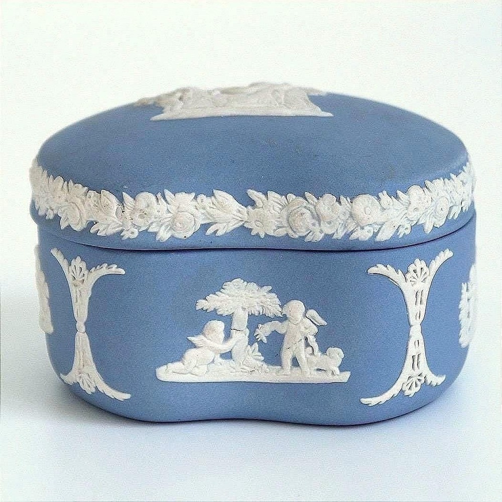 Wedgwood Jasperware Blue Kidney Shaped Trinket Object Classical Cherubs England